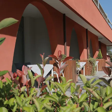 Shanti House Apartment *